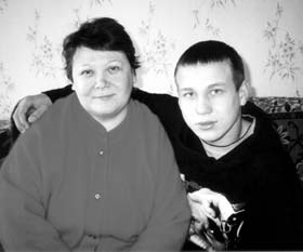 Юрий Лелюков-младший с мамой